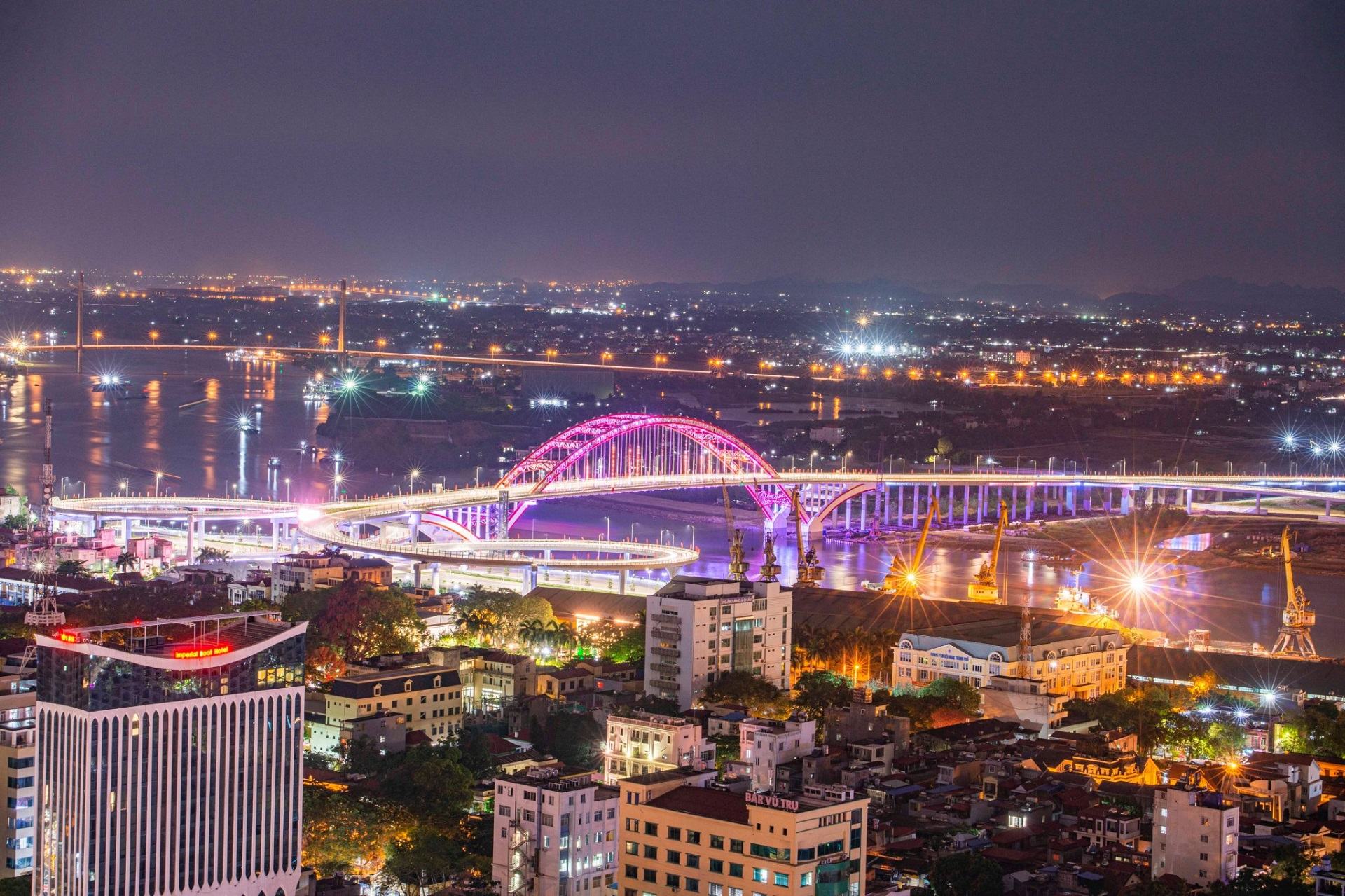 Cầu Hoàng Văn Thụ: Biểu Tượng Kiến Trúc Mới Bên Dòng Sông Cấm