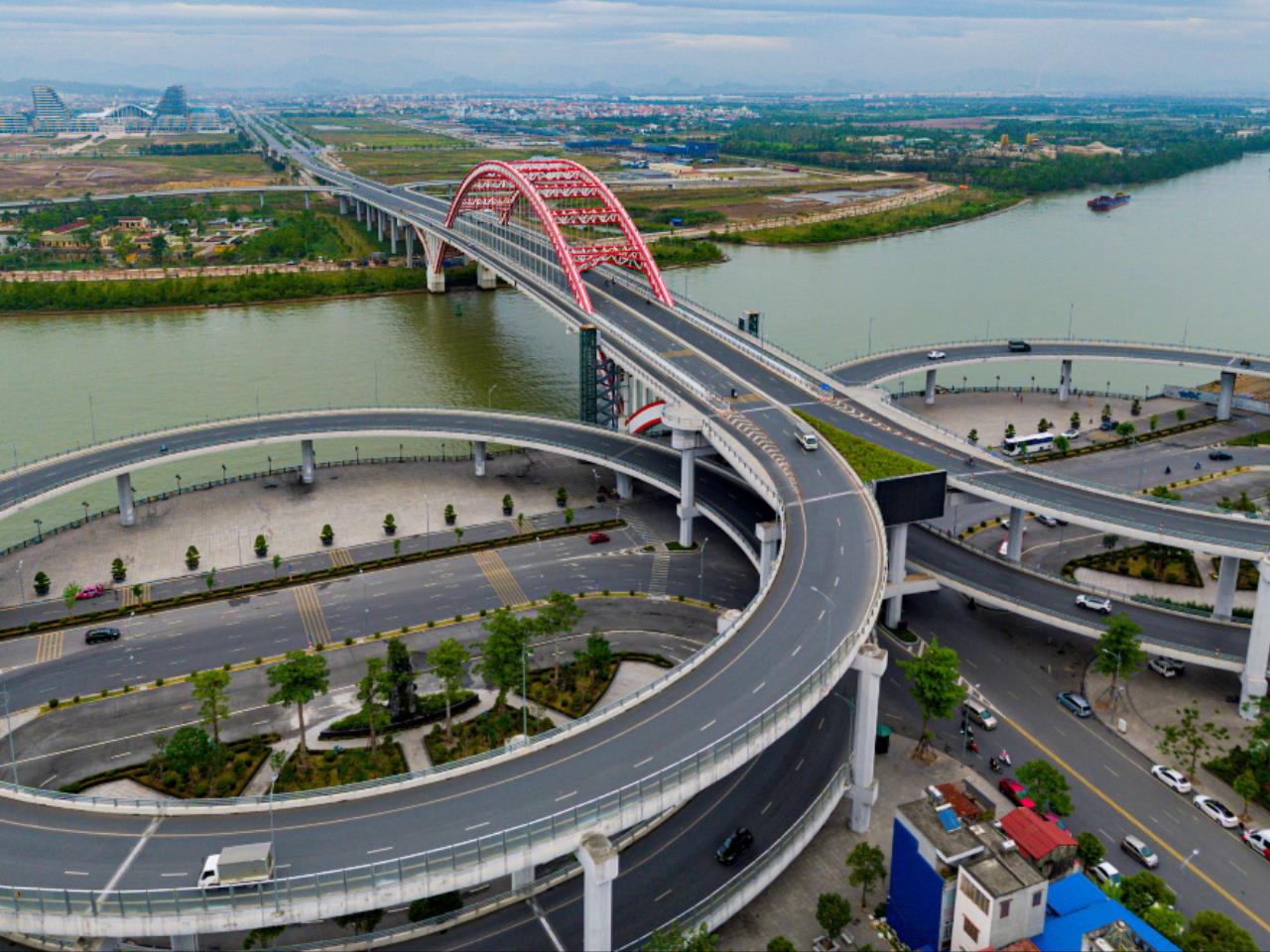 Cầu Hoàng Văn Thụ: Biểu Tượng Kiến Trúc Mới Bên Dòng Sông Cấm