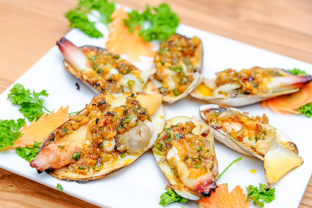 Vịnh Lan Hạ bản giao hưởng xanh của biển trời Cát Bà