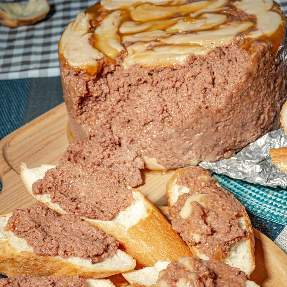 Bánh mì que cay Hải Phòng – Hương vị đường phố làm nên ký ức du lịch khó quên