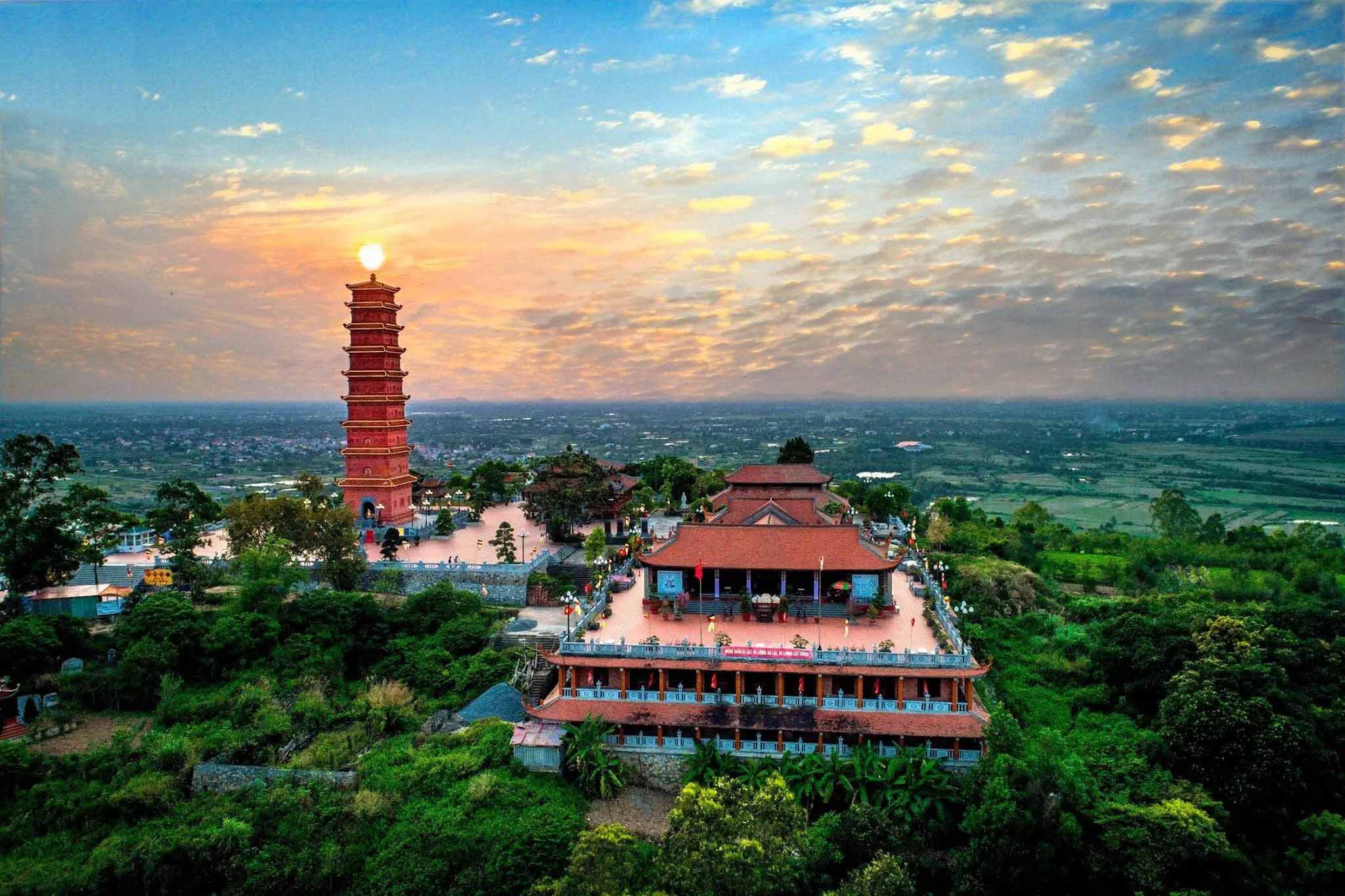 Du lịch Hải Phòng 1 ngày mở lối khám phá thành phố hoa phượng đỏ từ sáng sớm đến đêm khuya